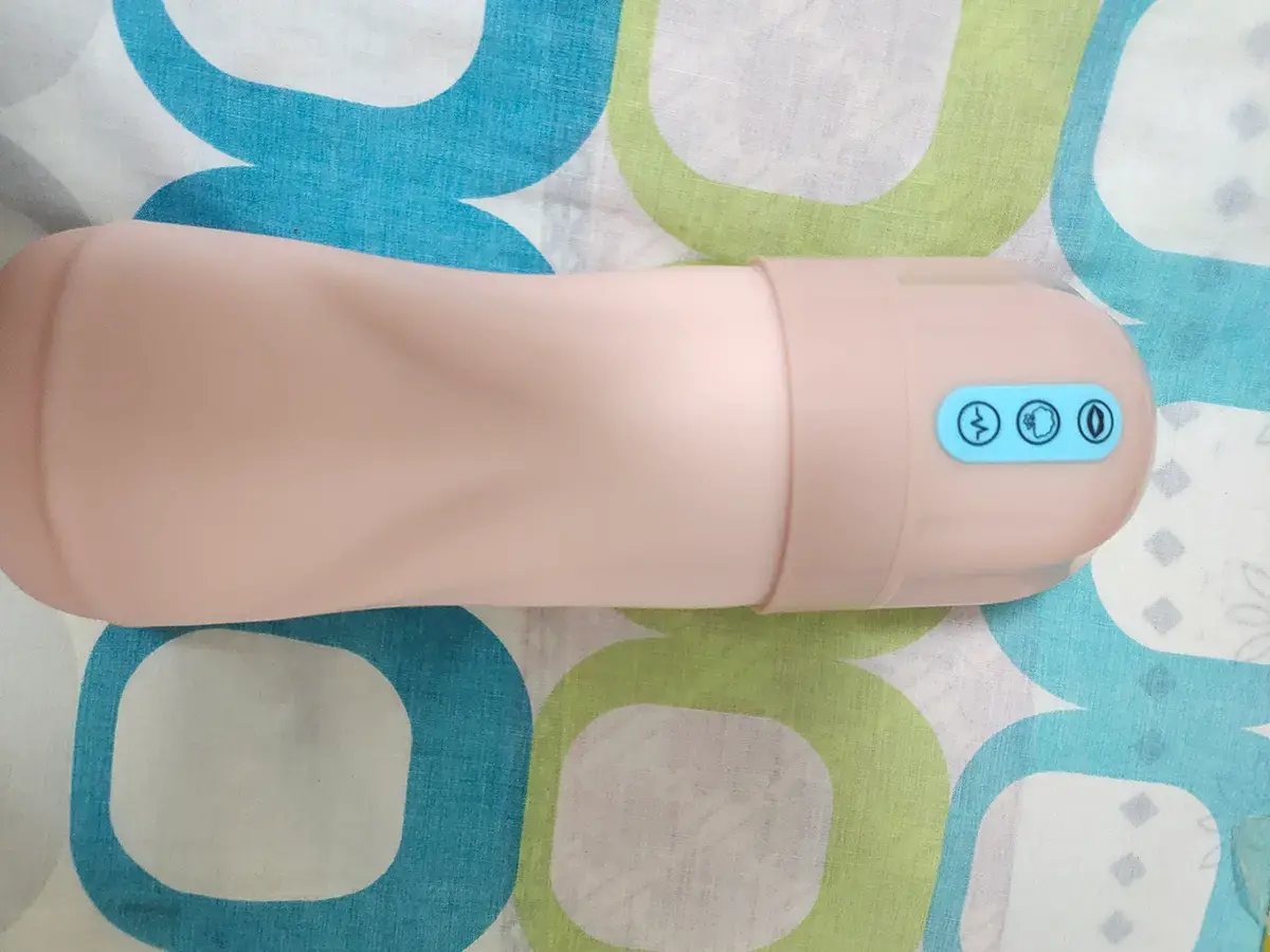 YUU吸吸酱飞机杯测评 – 超越真实的收缩律动6 YUU吸吸酱飞机杯测评 – 超越真实的收缩律动6