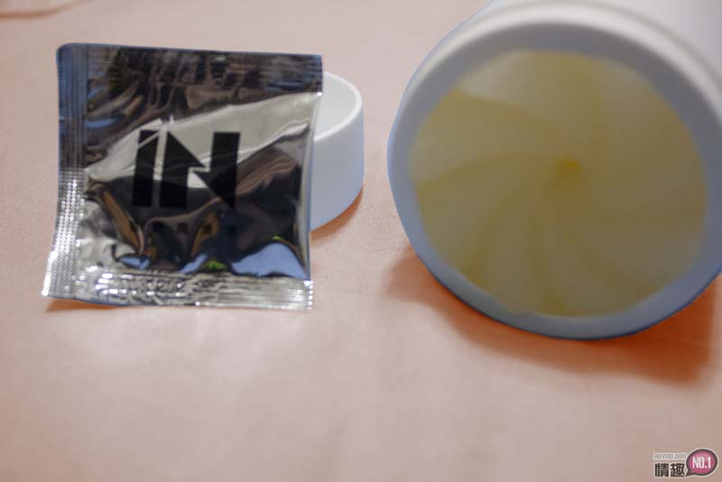 台湾SexTasty好硬杯-找个女伴帮你用爽快度更加提升1