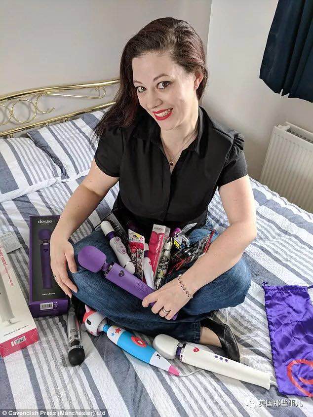 家里有3000件情趣玩具，这位情趣用品体验师每年能赚26万5